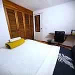 Lovely Private Room In Apartment In Cedritos